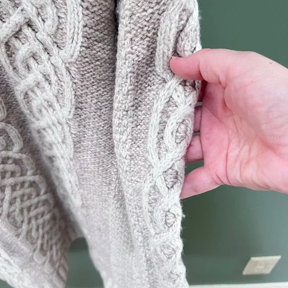 Aran Woollen Mills 100% Merino Wool Cable Knit Cardigan Made in Ireland Size S - Picture 5 of 6